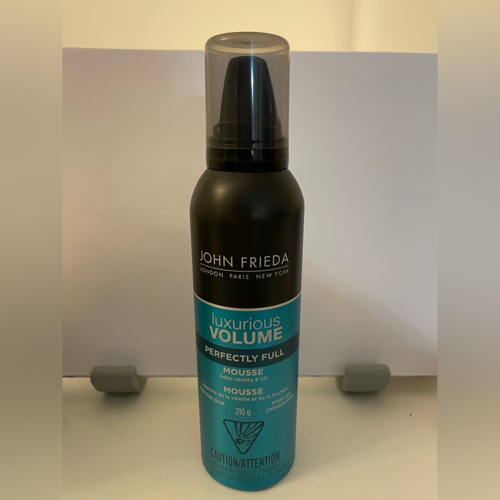 John Frieda Luxurious Volume Perfectly Full Mousse